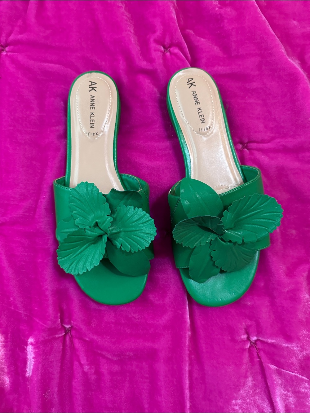 Anne Klein Emerald Green Floral Slide Mules sz 8